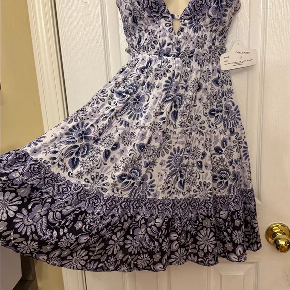 NWT Angie Lavender and Violet Floral Dress size S - Picture 9 of 9